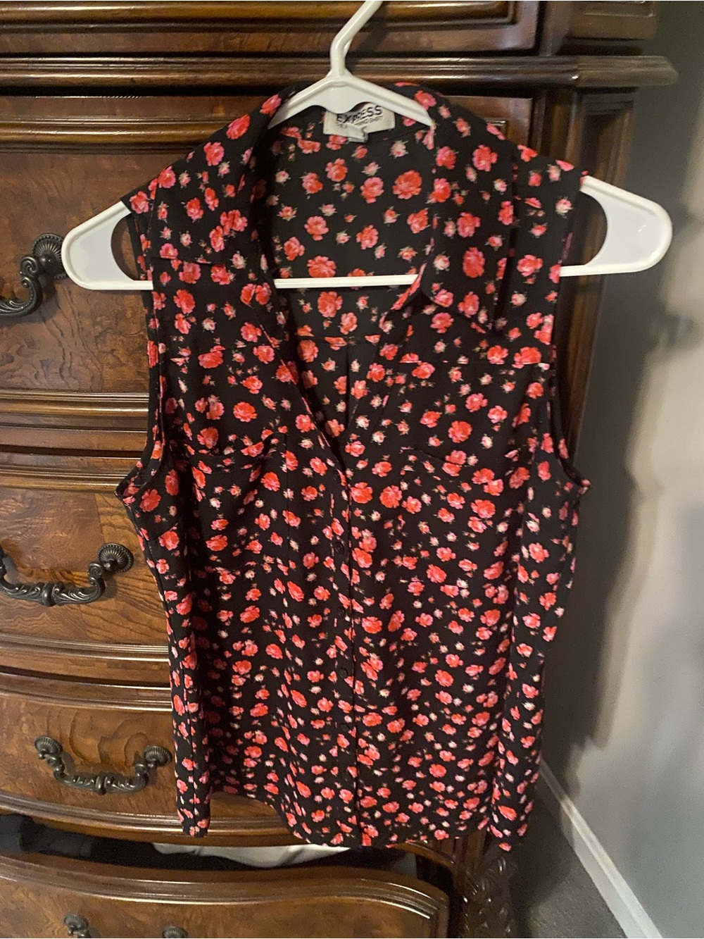 Express floral Portofino sleeveless blouse